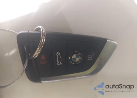 2017 BMW X1 xDrive28I из США, поврежденный, VIN WBXHT3Z34H4A65727